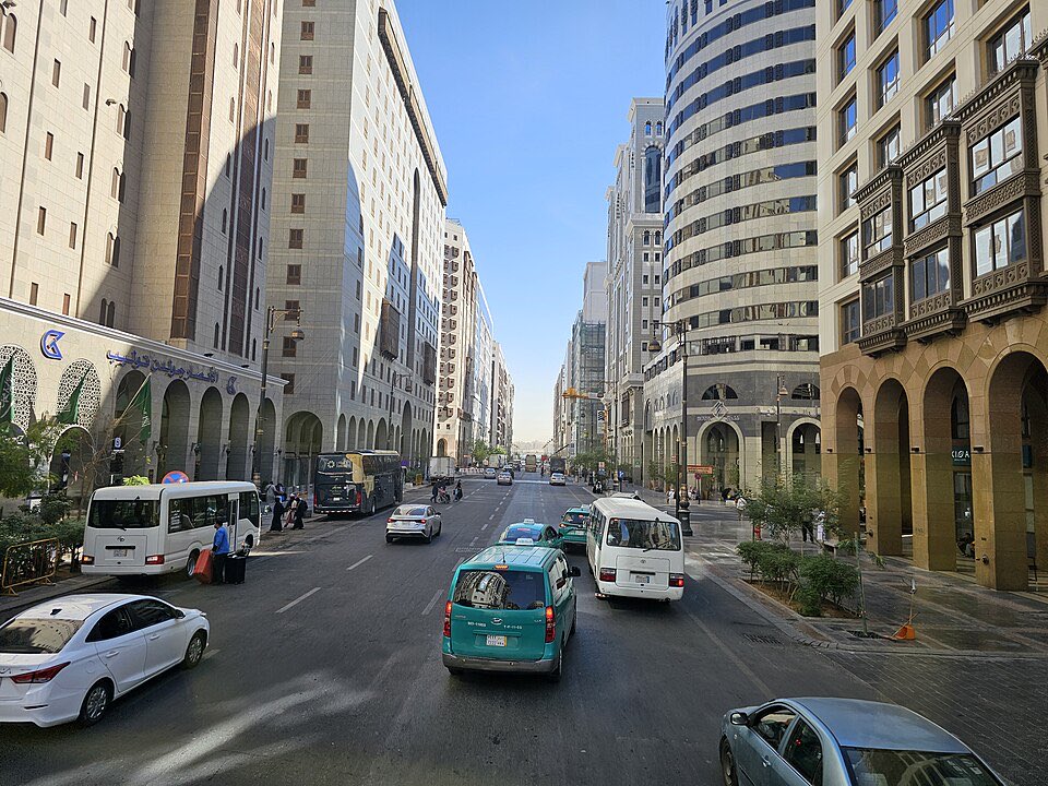 A street in central Madinah.